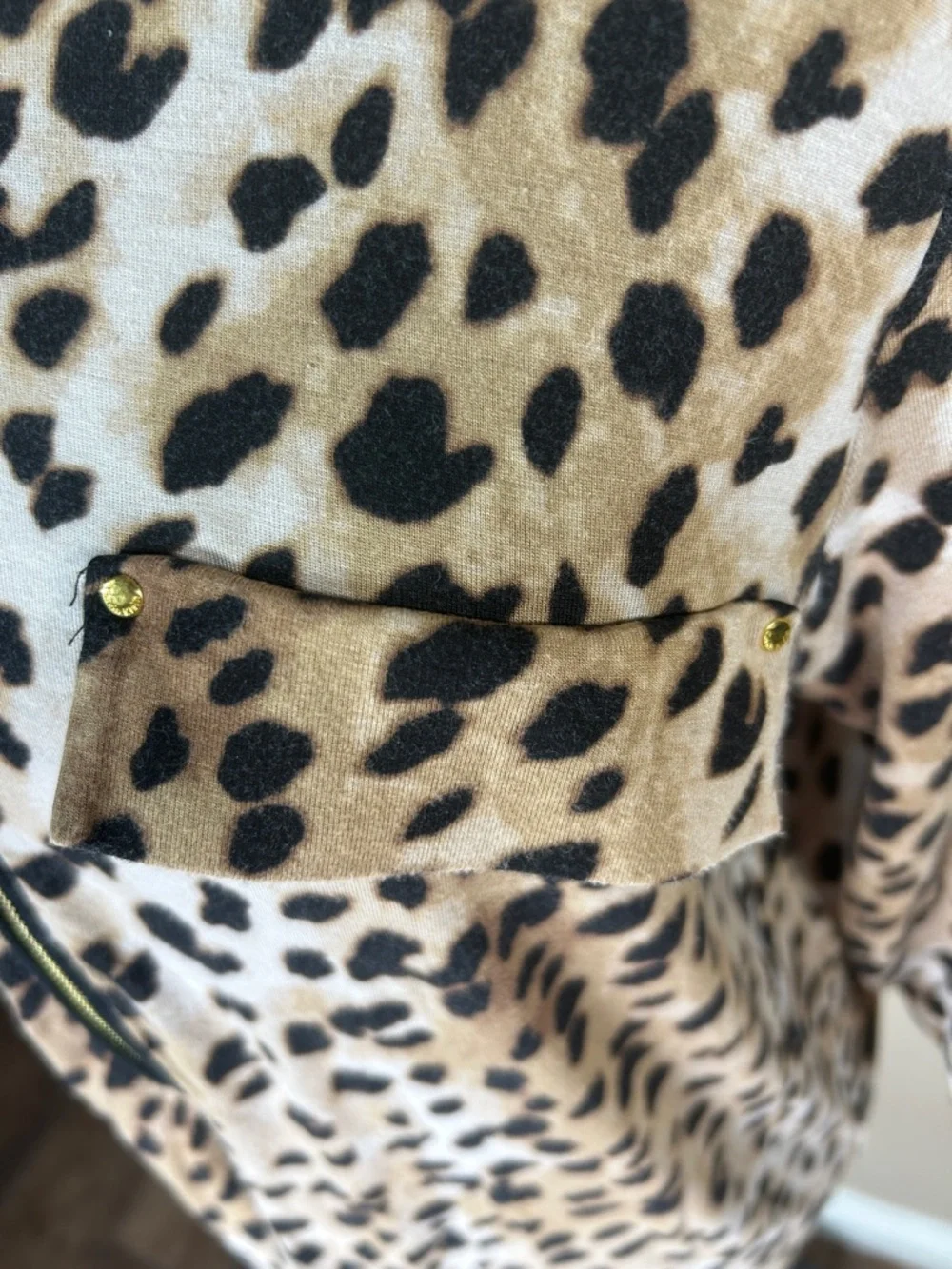 Calvin Klein Leopard Print Zip Front Blouse Large Gold Accent Animal Print Top - Picture 4 of 6